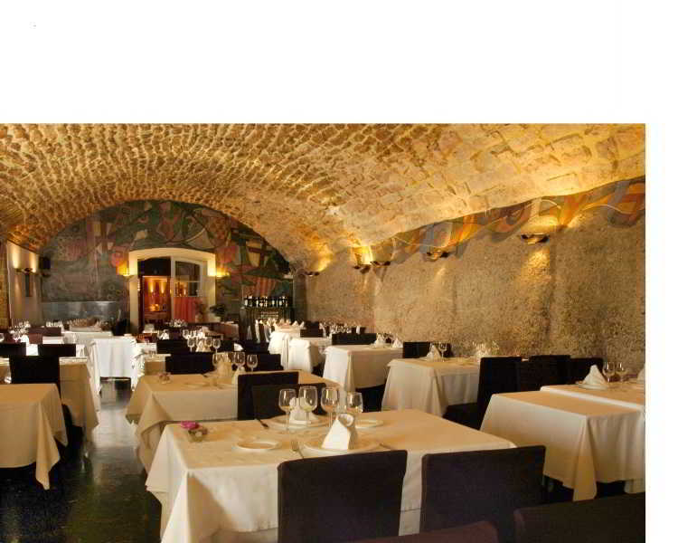 Abat Cisneros 3* Montserrat